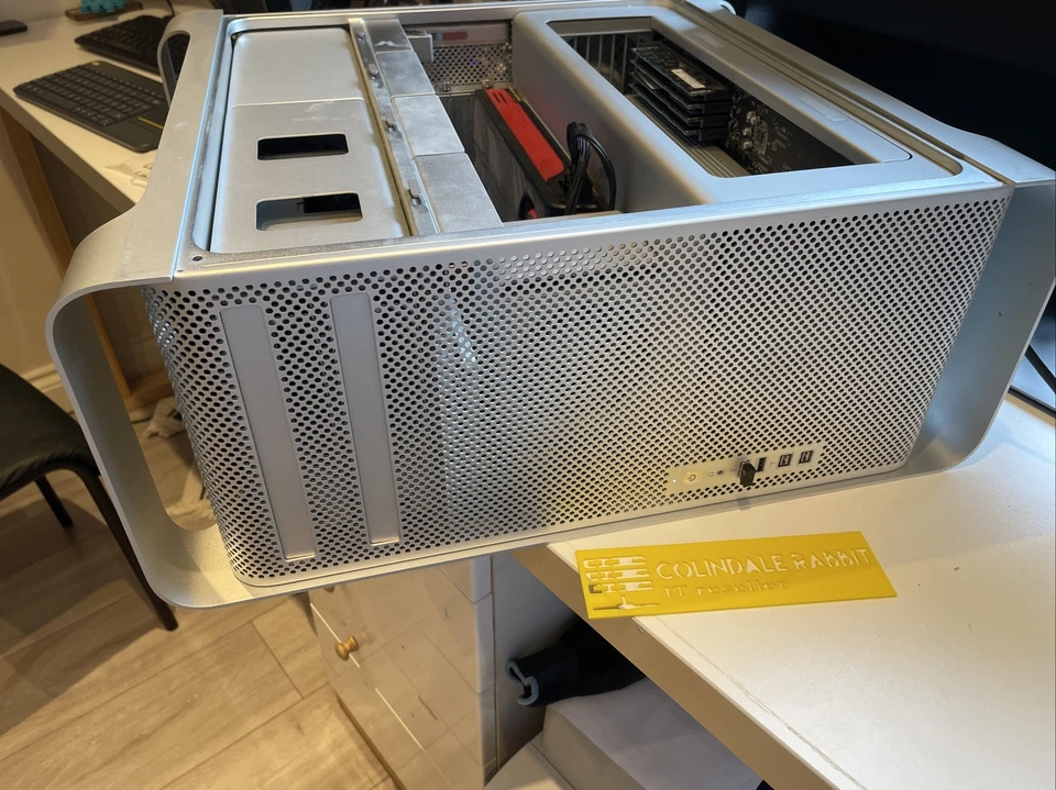 Apple Mac Pro 5,1 Xeon X5690 6 Core 3.46GHz 64GB DDR3 RAM CPU 120gb ssd 5770 hd - Image 2 of 4