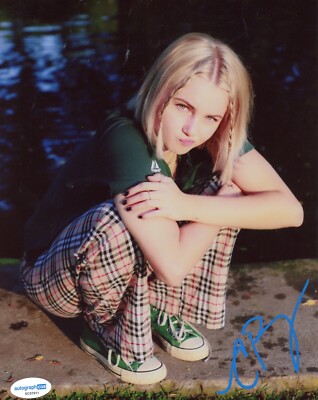 Claire様オーダー専用ページ CLAIRE ROSINKRANZ SIGNED AUTOGRAPH 8x10 PHOTO PICTURE ACOA TIK TOK