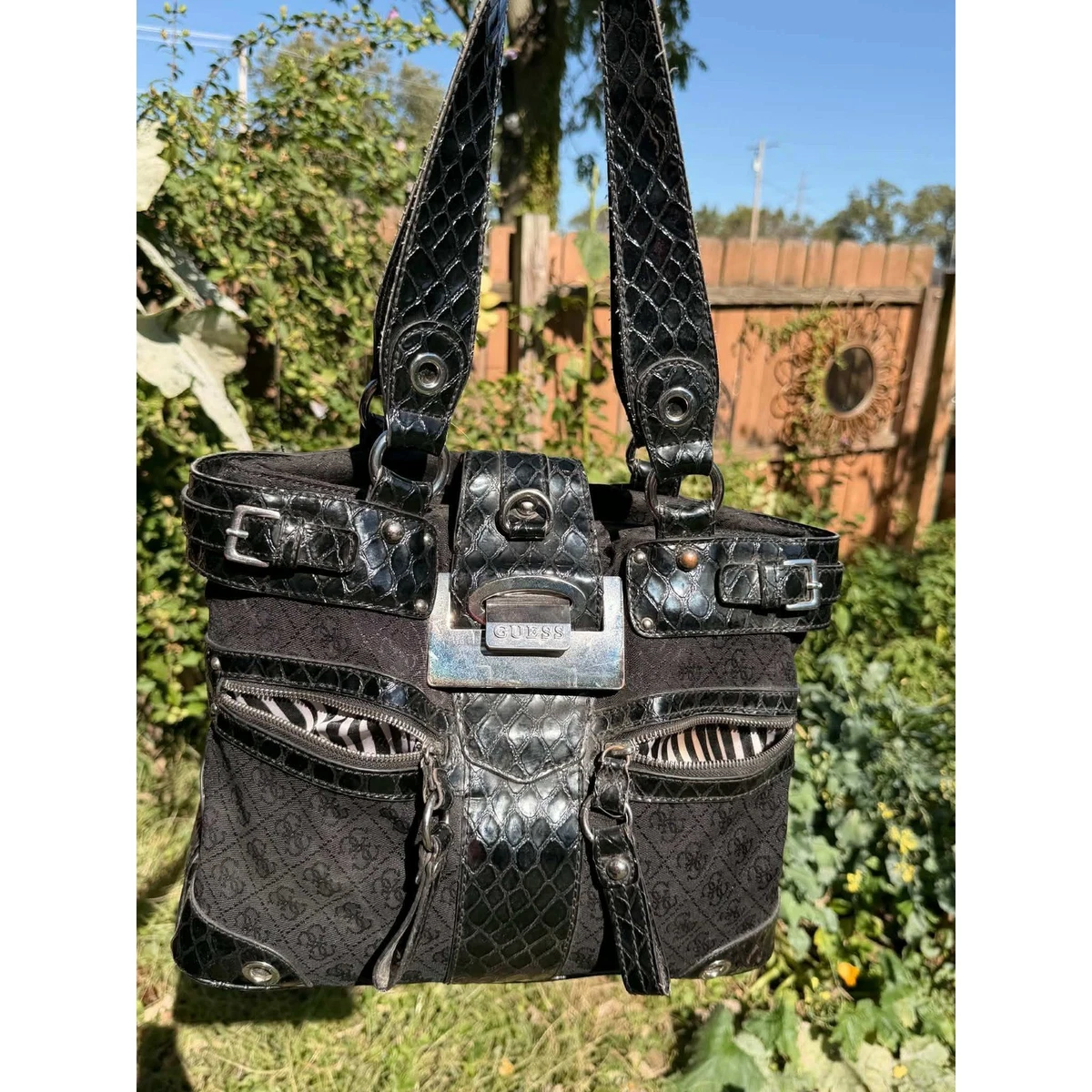 25+ GUESS Shoulder Bags With Pockets for Women for sale | Updated