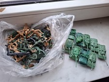 Konvolut Soldaten Figuren 1:35 Und Militärfahrzeuge Markenlos