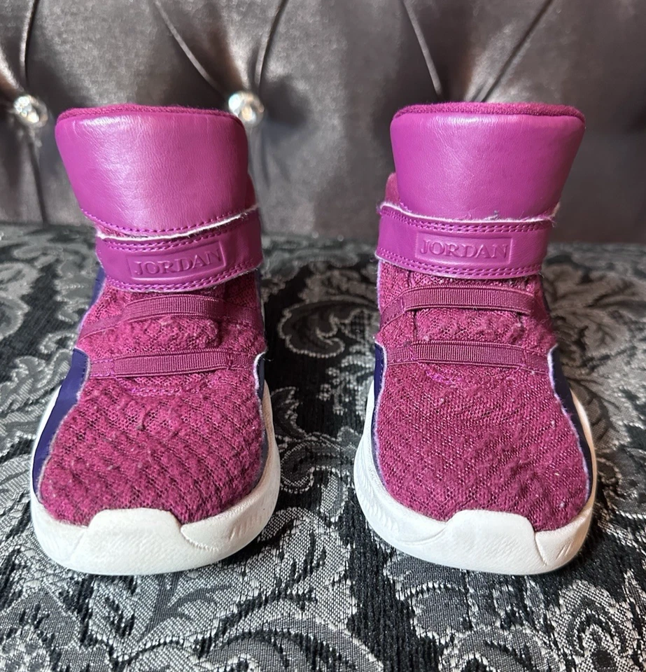 Nike Air Jordan Zapato Bebé Niña Talla 9C Formula 23 GT Púrpura Niño Pequeño Logo Correa Foto 2 de 4