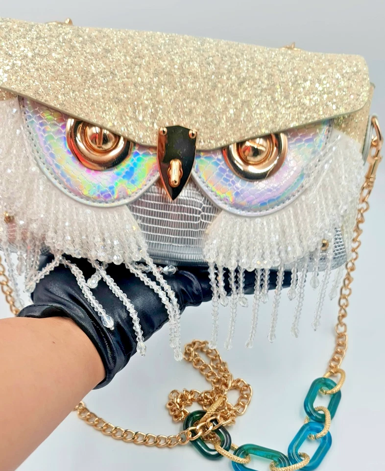 Bolso sin asas de edición limitada con diseño de búho brillante con correa de cadena colorida Fashion Love Foto 2 de 4