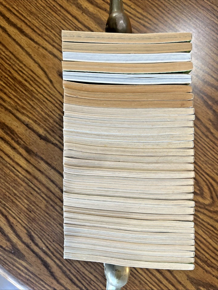 MAGIC TREE HOUSE Set 1-26 & 28 + 5 Research Guides Mary Pope Osborne Lot of 32 - Image 3 of 4