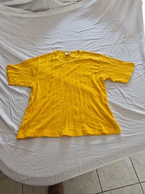WOMENS SIZE MEDIUM HANES KNITTED RIBBED SHORT SLEEVE T SHIRT GOLDEN ROD PREOWNED - Image 1 of 4