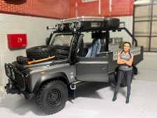 1:24 Scale Resin Figure Car Meet 3 Similar to Lara Croft Tomb Raider AD76432