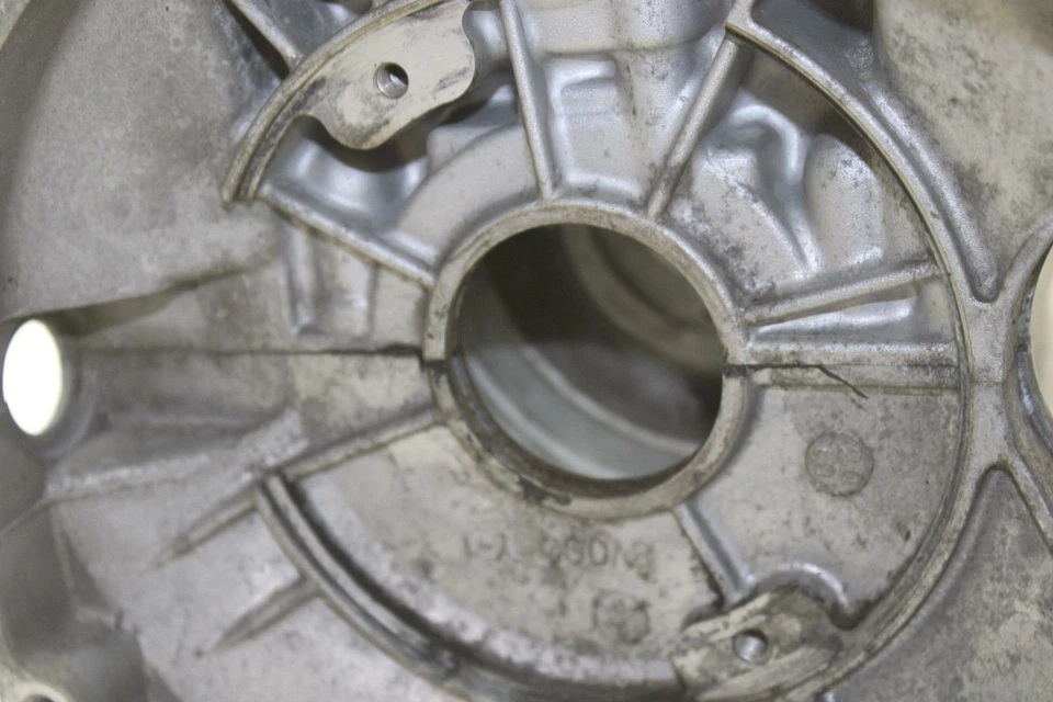 Cárter Yamaha Venture GT 93 OEM 8V0-15100-01-00 SY53 Foto 3 de 4