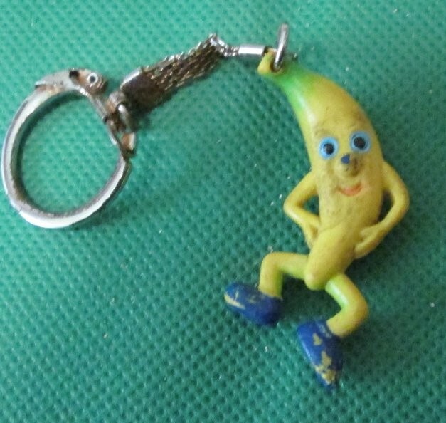 Vintage CHIQUITA BANANA Guy PVC figure keyring key chain 2
