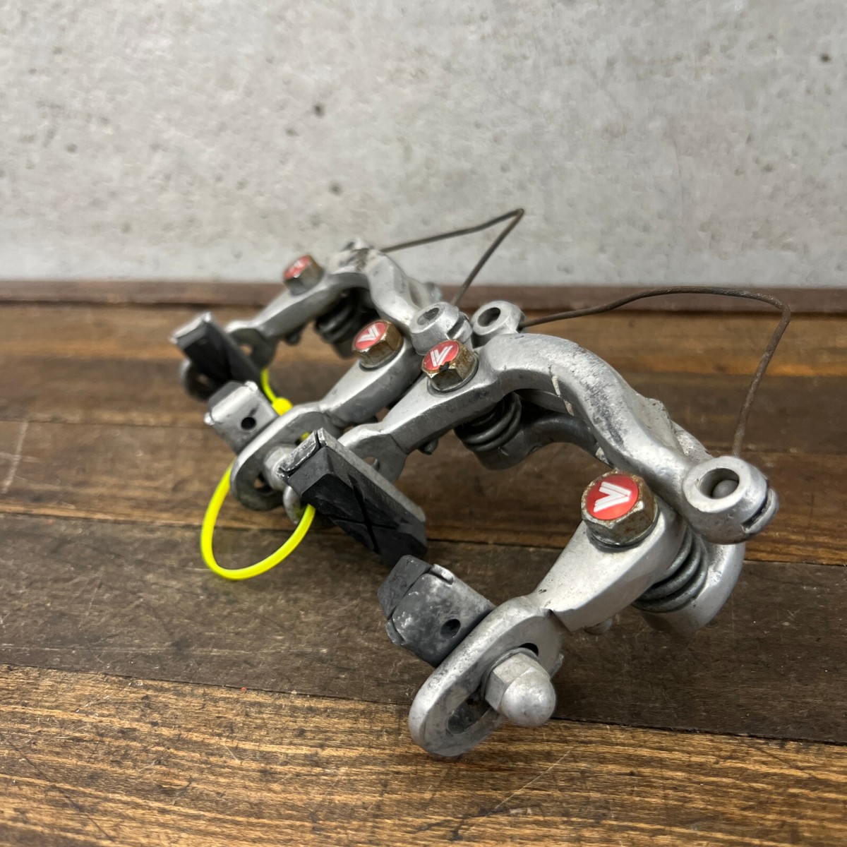 Étriers Frein 406 V 6 - pièces et voitures de course à vendre, de