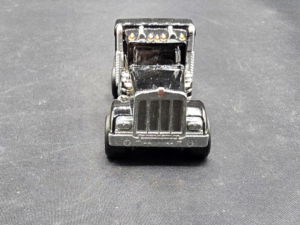 2013 Hot Wheels '75 Kenworth W900 Smokey and the Bandit Retro Diecast Loose - Image 3 of 4
