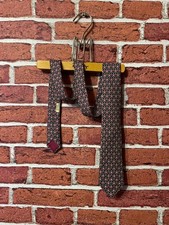 Rare HERMES Citicorp 100% Silk Tie Geometric Links Burgundy Top Mananagment