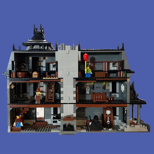LEGO Haunted House MOC Similar to 10228 with 7 Minifigures See Description