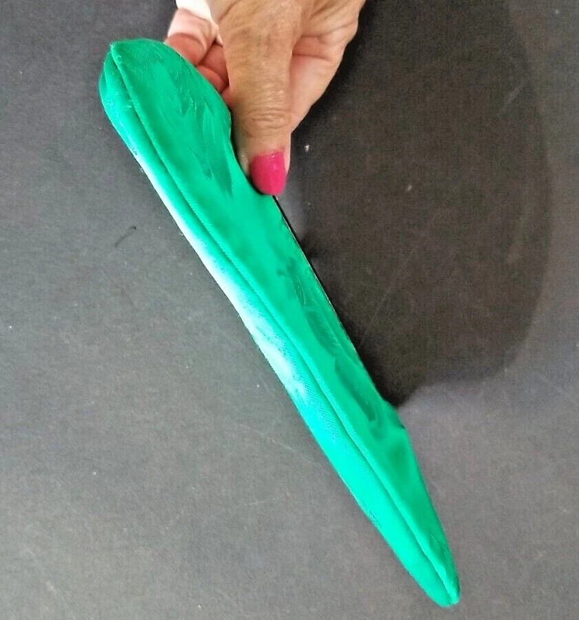 Large Coin purse / MAKEUP BAG 7.5"~ GREEN rose embosed ~ Plastic lined - Image 4 of 4