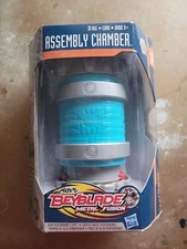  Beyblade Metal Fusion Assembly Chamber Build & Store up to 10 Tops 