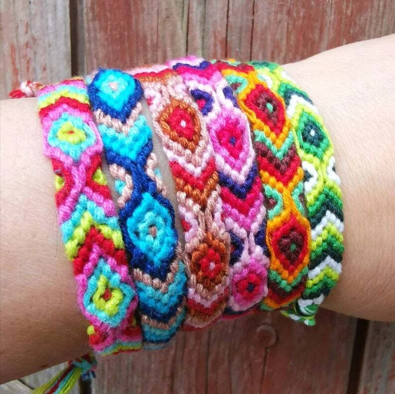 Friendship Bracelets: How They Started & How to Make Them | Jewelry  Auctioned