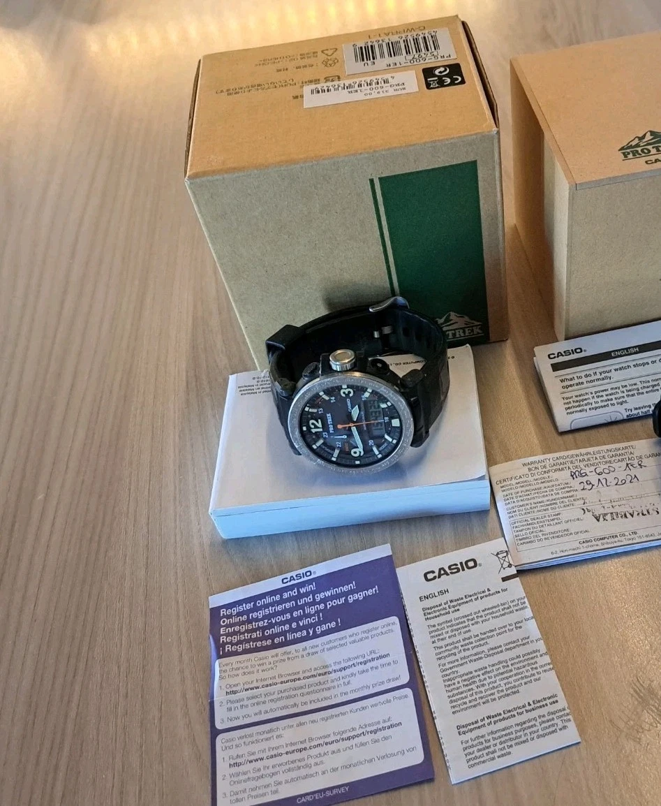 Casio Pro-Trek PRW-35-1AER Orologio Uomo Al Quarzo - Stile Militare, Cassa E Cinturino In Resina Nera, Quadrante Analogico, Impermeabile 100m