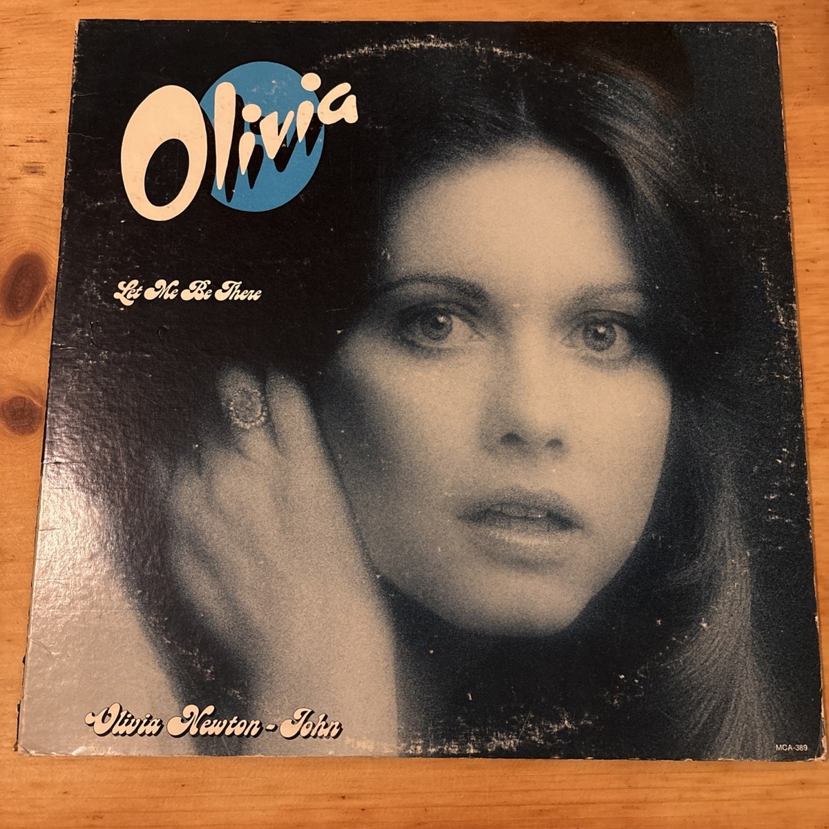 Olivia Newton-John Let Me Be There レコード Ni02OTM1LmpwZWc.jpeg