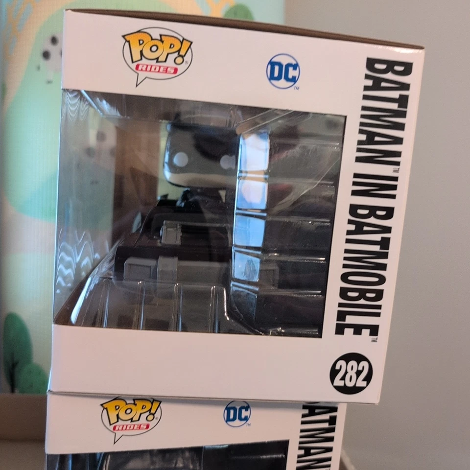 Nueva figura Batman en Batimóvil 282 The Batman Funko Pop Foto 2 de 4