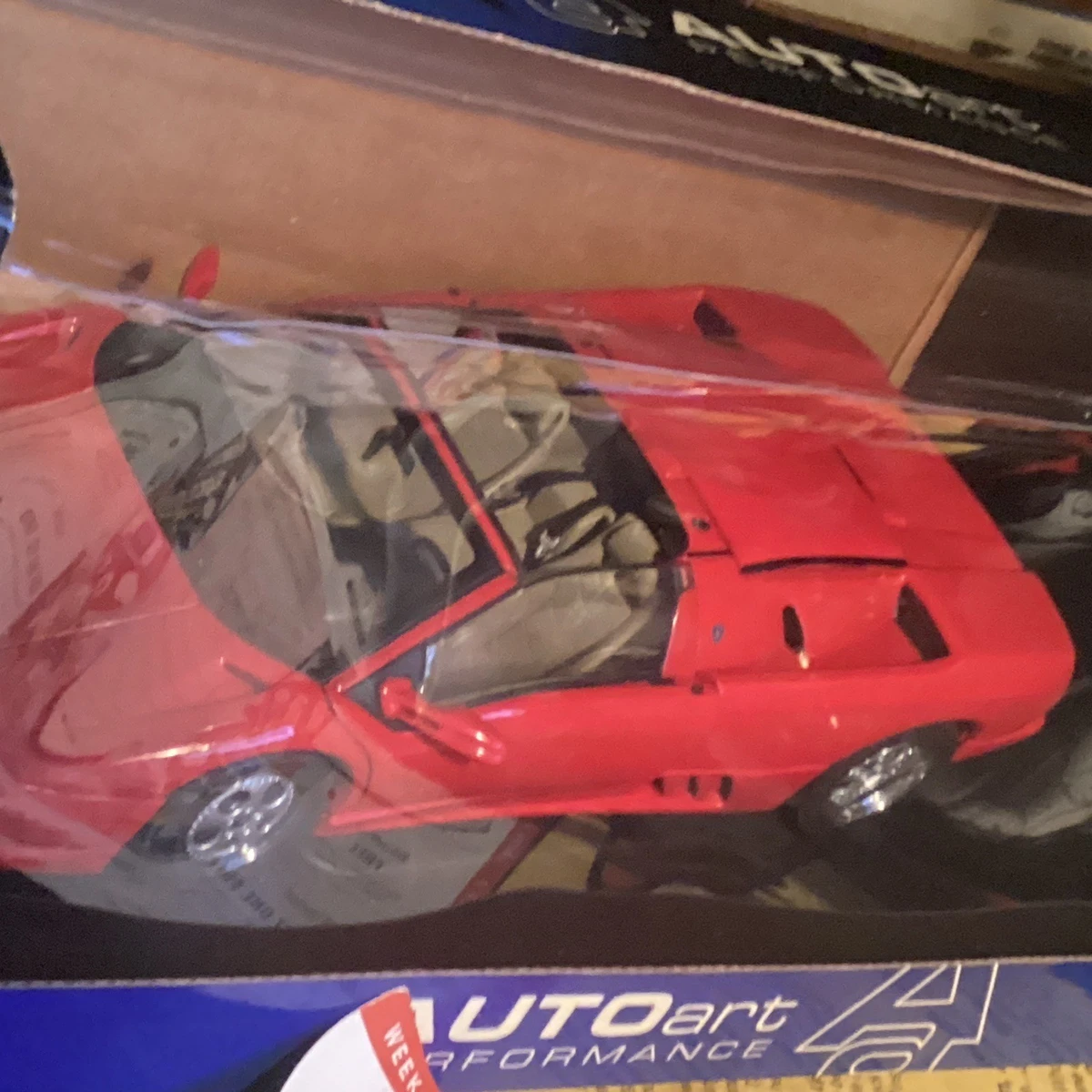 Carro a Escala 1:18 Modelo: Lamborghini Reventon, Gris Mate por Bburago en Hierro Fundido
