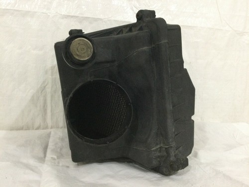 2006 Chevrolet Silverado Tahoe Air Cleaner Assembly 15279284 OEM - Picture 4 of 8