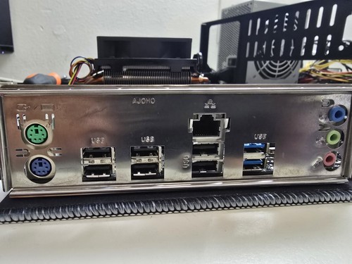 ASRock 970M Pro3 DDR3 RAM, AMD Fx-8320, 16 Gb Ram (80-MXGXE0-A1A12) Motherboard - Picture 3 of 6
