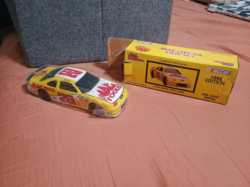 Banco de monedas diecast Mac Tools 1:24 1994 edición limitada campeón de carreras NASCAR Foto 3 de 3