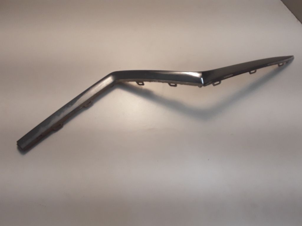 Moldura divisor parachoques delantero MG MG5 II 2022 10361096 MKY28292