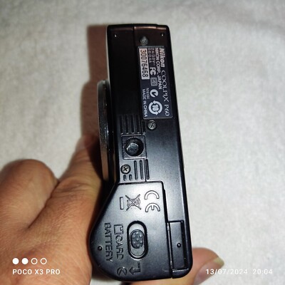 Nikon COOLPIX P60 8.1MP Digital Camera 2.5