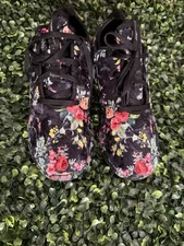 Women’s Skechers Flower Print Sneakers – Size 6.5 (UK 3.5 / EU 36.5) – Pre-owned