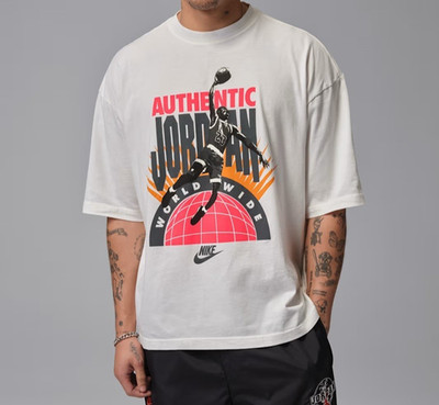 JORDAN 　GRAND BENCH RETROSTRIPE Jordan Oversized Reissue T Shirt Sail/Infrared 23 IF3016-133 size