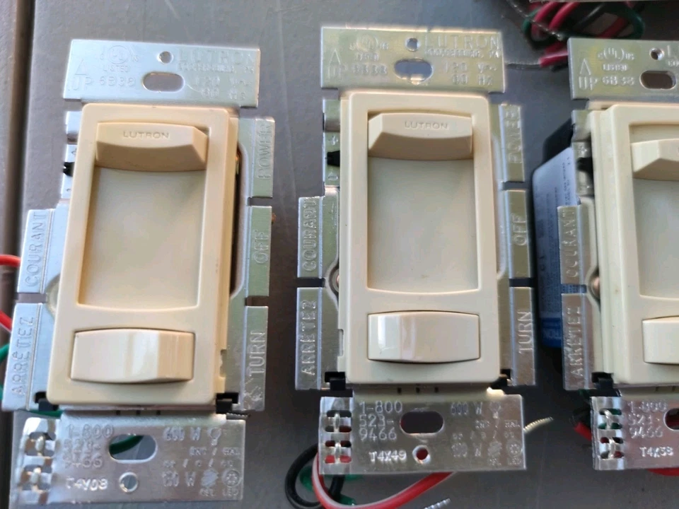 Interruptor atenuador Lutron Skylark CTCL-153P CFL/LED. Lote de 7 (PC) Marfil+Almendra Foto 3 de 4