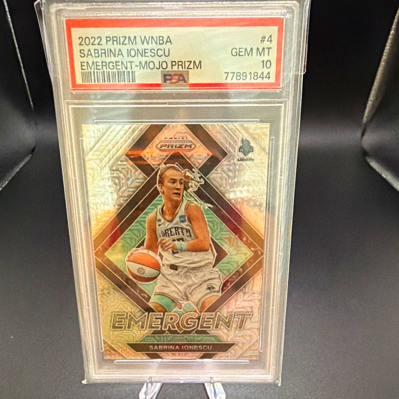 Panini 2022 Prizm WNBA Sabrina Ionescu Emergent #4 Mojo Prizm /25 PSA 10