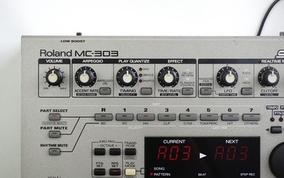 Roland MC-303 Groovebox EDM 90's Dance Music Drum Machine