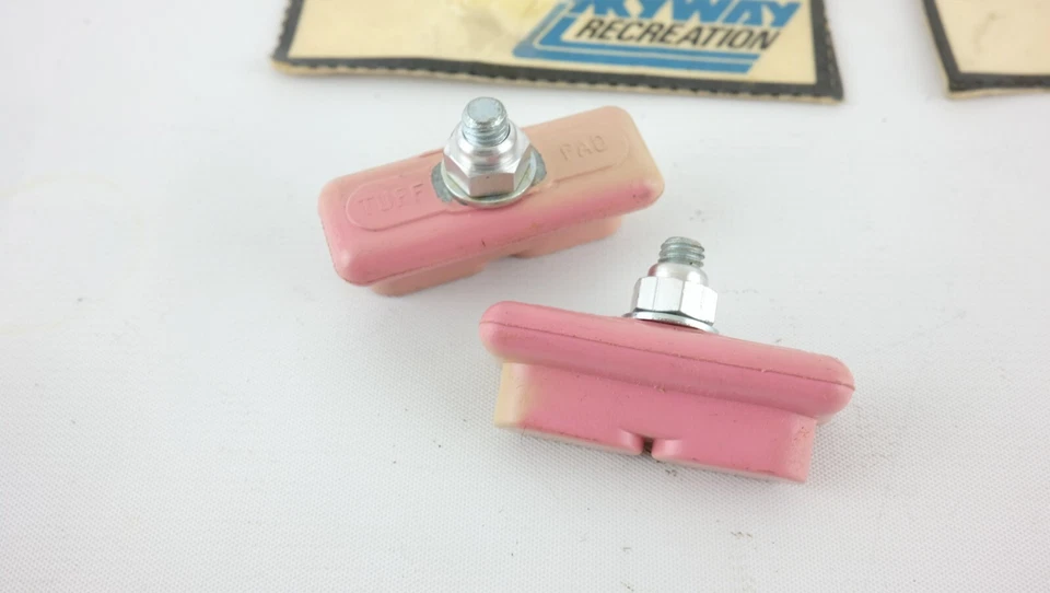 Nuevo de Lote Antiguo Skyway Tuff Pastillas de Freno Rosa Old School Vintage Años 80 BMX OG 2 Pares Foto 3 de 4
