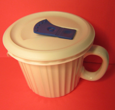 Corning Ware Stoneware 20 oz Soup Mug + Vented Lid,  Microwave Safe,French White
