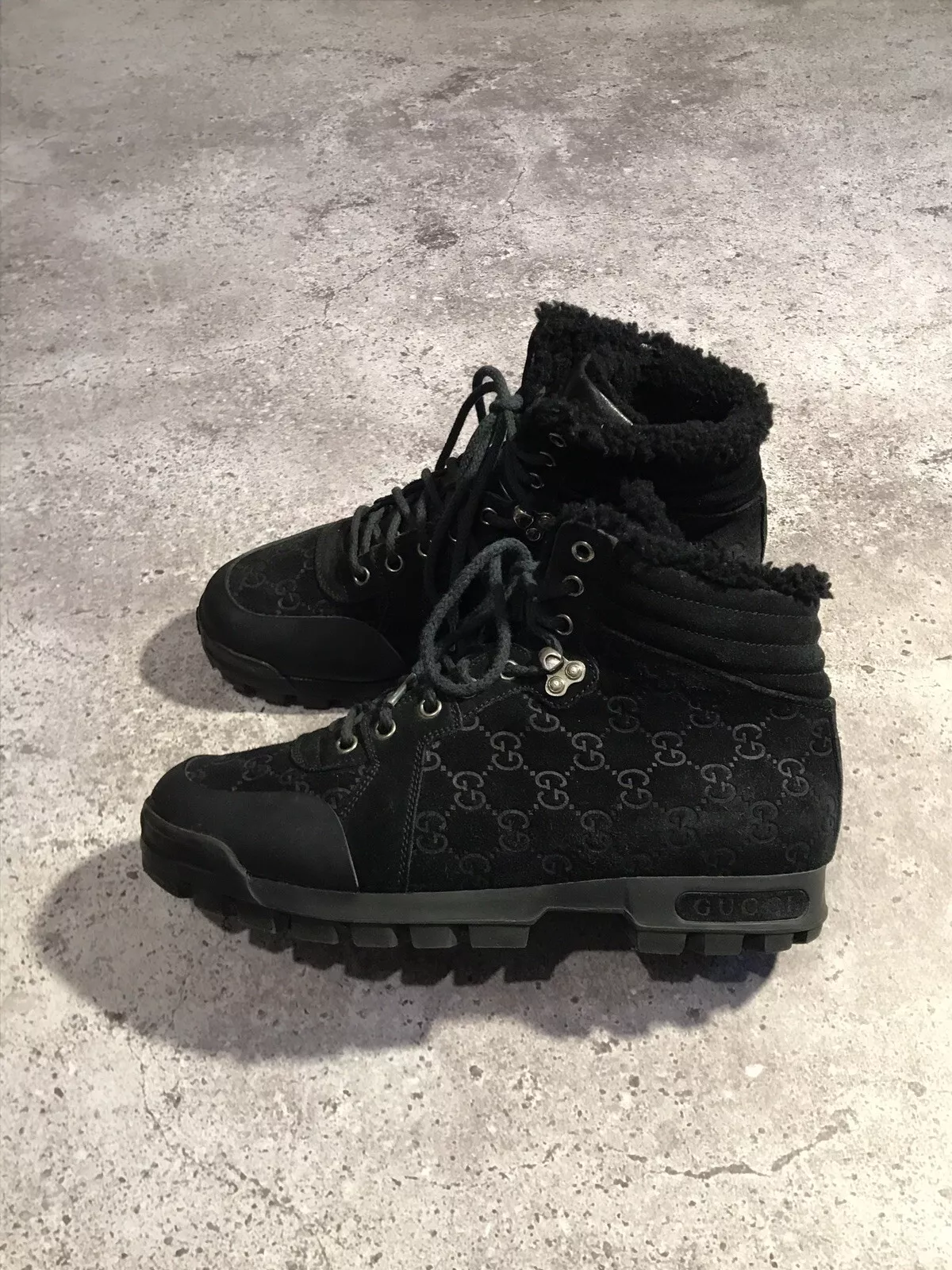 Bottes de randonnée homme Gucci vintage noir monogramme peau de mouton luxe hiver chaussures