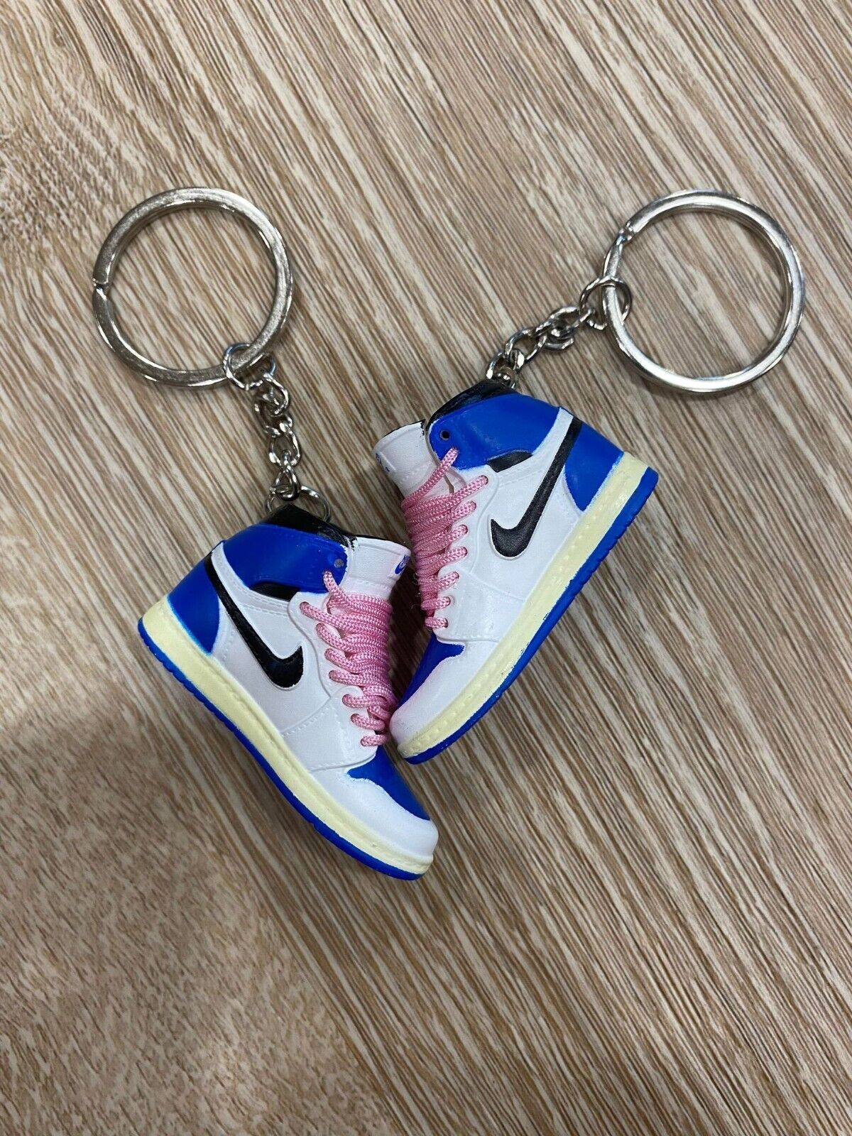 Mini sneaker keychain 3D HQ AJ1 x OW x LV inspired - EXCLUSIVE - Limit – Mini  Sneaker Shop