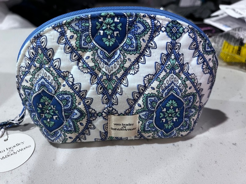 New 4-Piece Gift Set Bath & Body Works Vera Bradley Blue Medallion Cosmetic Bag