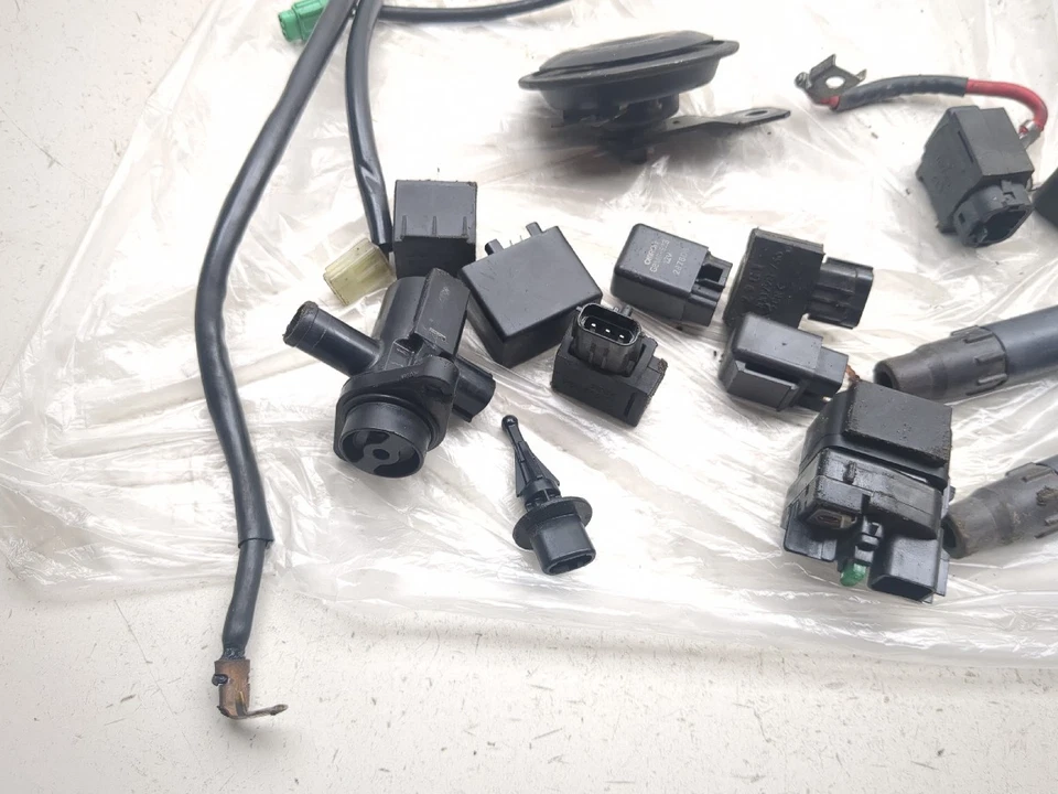 06-24 Suzuki VZR1800 M109R Boulevard Juego de relés Bobinas de válvula de aire Bocina de arranque Coi Foto 2 de 4