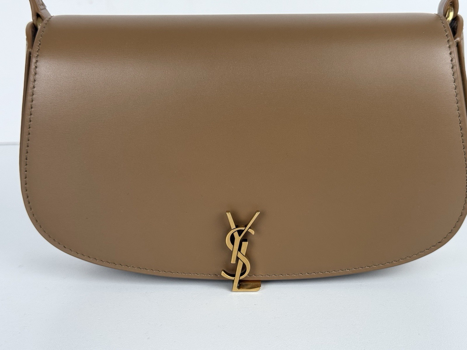 Borsa a tracolla Saint Laurent Voltaire in pelle marrone
