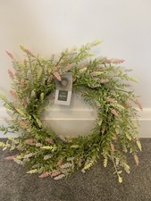Floral Pastel Shade Wreath Each �14