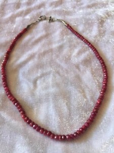 collana di rubini rossi