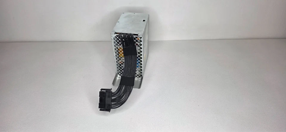 Apple Mac Pro A1289 2009-2012 5.1 980W Power Supply 614-0454 DPS-980BB-2 - Image 3 of 4