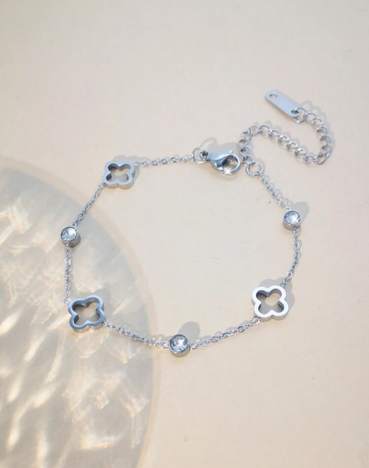 Bracelet en acier inoxydable anti-allergique et zircons pour femme active
