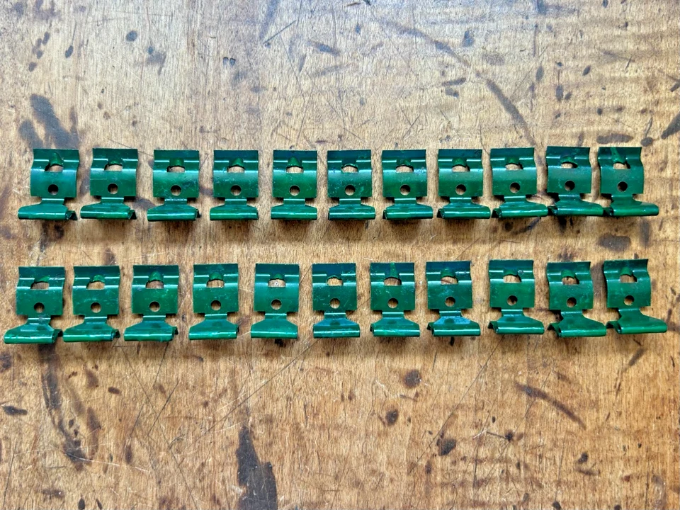 Juego de clips de moldura de acero inoxidable para ventana trasera Chevy 1955-1957 - NUEVO Foto 4 de 4