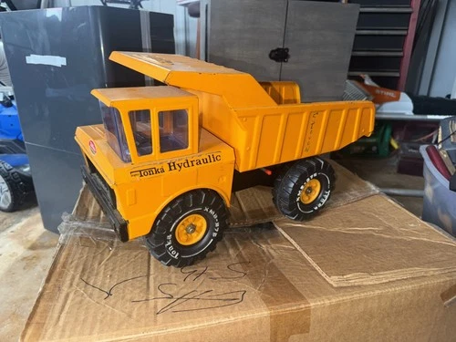 Tonka Mighty  Hydraulic Dump Truck  Orange All Original