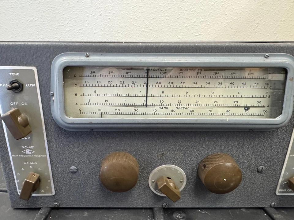 Receptor de Alta Frequência Vintage NATIONAL CO. INC NC-45 – Malden Mass EUA - Imagem 3 de 4