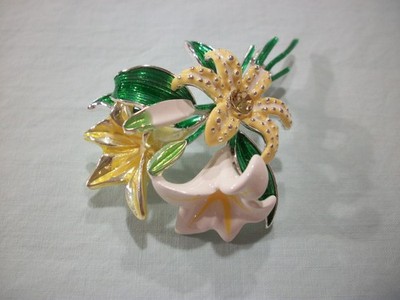 NAPIER MeTaL ENaMeL **YELLOW/GREEN/WHITE ORCHID** FLoWeR SPRAY BROOCH/CORSAGE