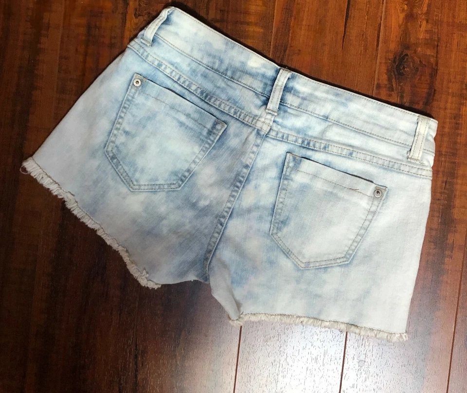 Pantalones Cortos de Vaqueros Deshilachados de Verano CHIC Festival Bolsillos Aztecas Acid Tie Die M Foto 2 de 4