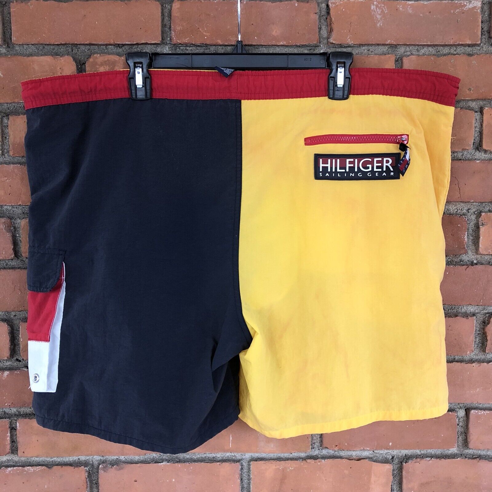 VTG Tommy Hilfiger USA Sailing Gear Colour Block Big Logo 