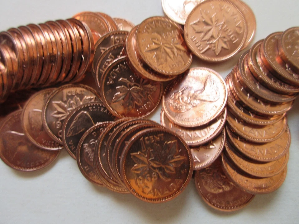 Roll of 1968 Canada Small Cents (50 Coins). UNC Penny 1p 1c - Image 2 of 4